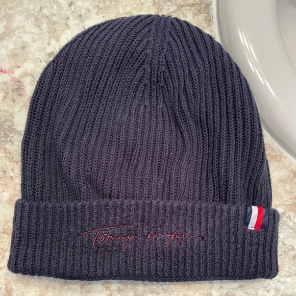 BUNDLE HAT SET (2x Tommy Hilfiger + 1x champion hat) - Picture 2 of 3